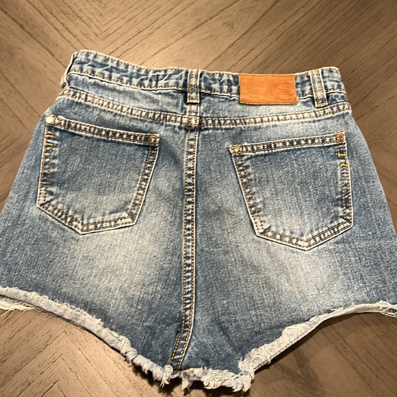 Zara denim shorts - Picture 3 of 5